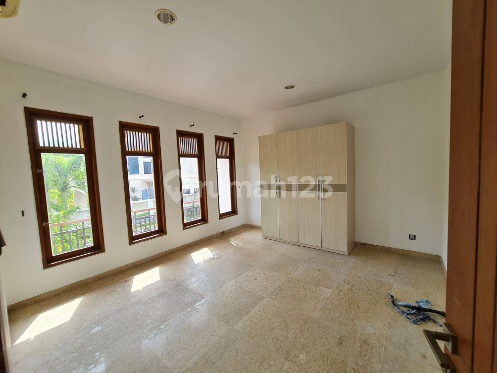 Large Furnished 4-Bedroom House in Sukajadi Batam