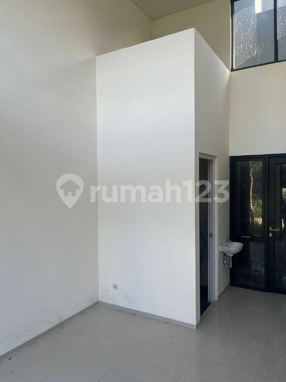 Modern One-Bedroom House Near Aeon Mall