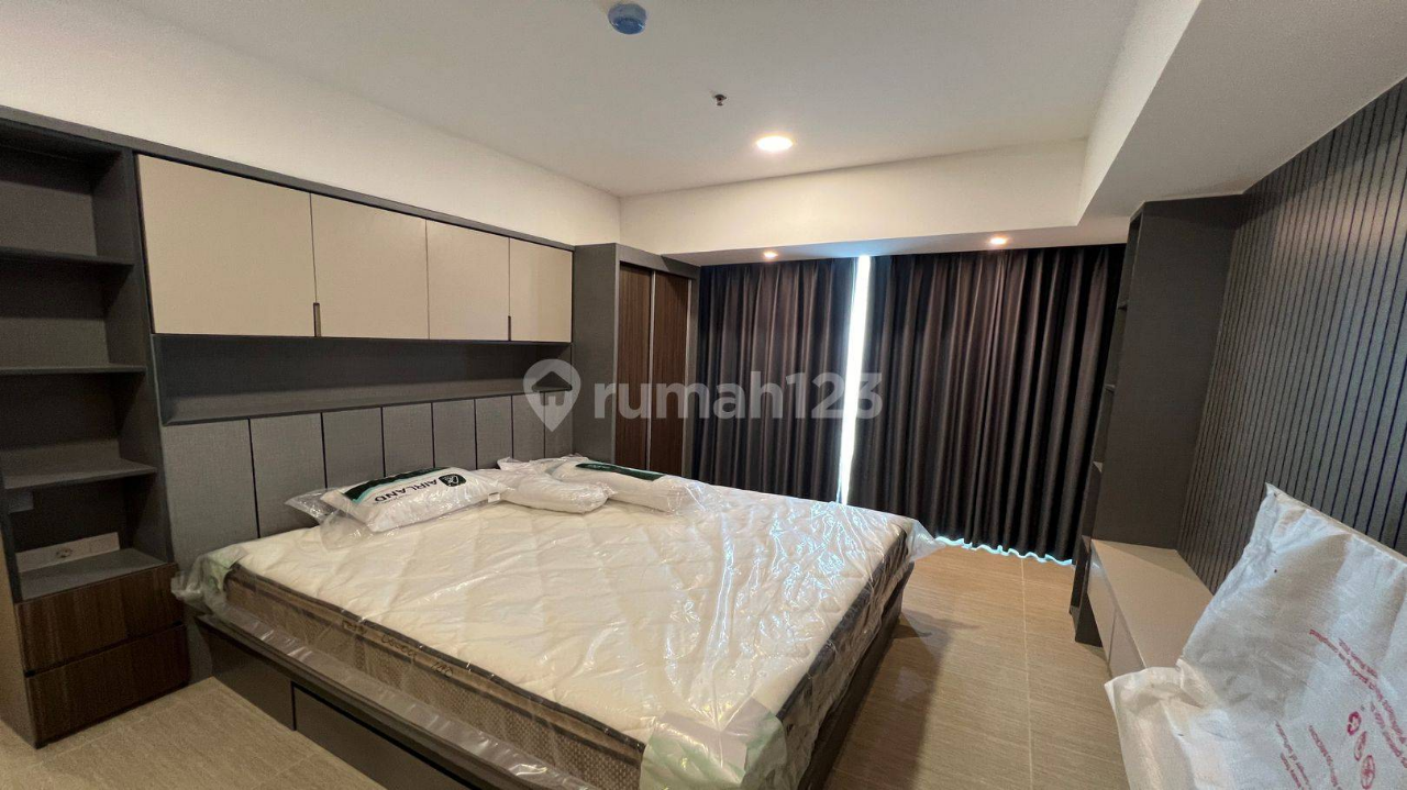 Modern Furnished Studio Apartment with Designer Interior