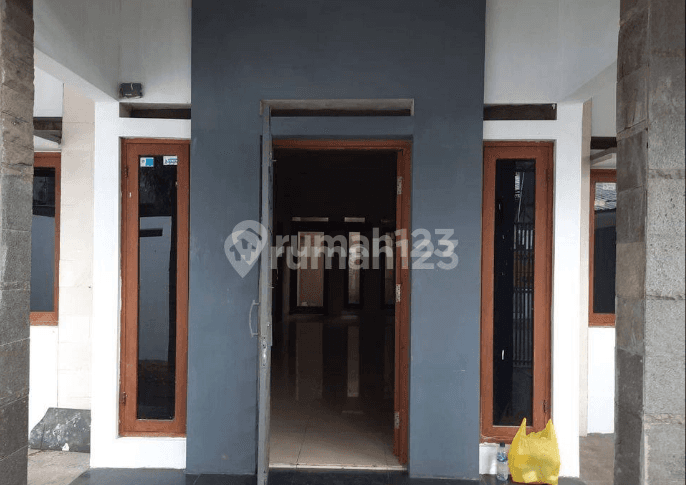 Spacious 3-Bedroom House with Carport in Kopo