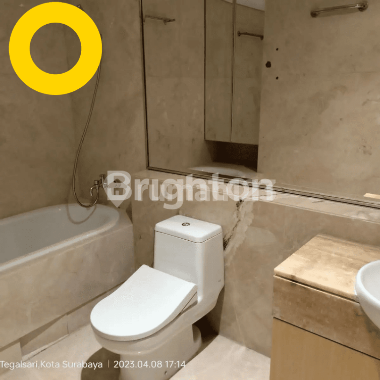 Modern 2BR Apartment Near Tunjungan Plaza