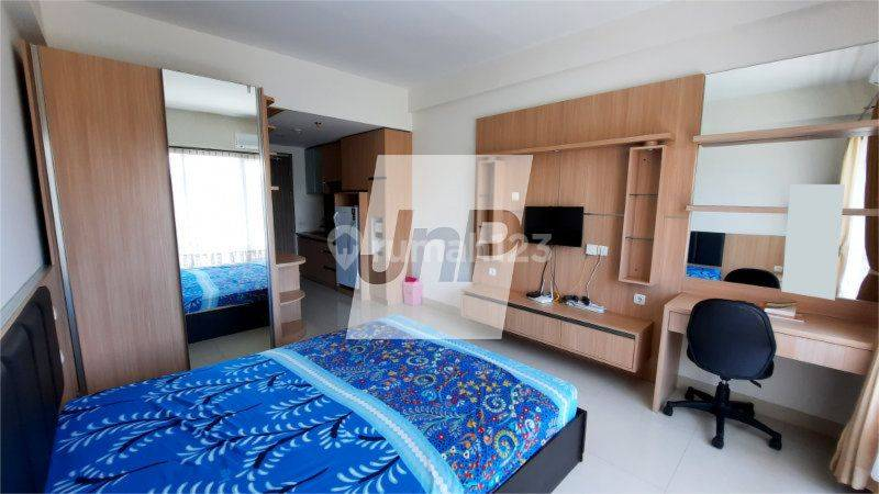 Furnished Studio Apartment with North-Facing View