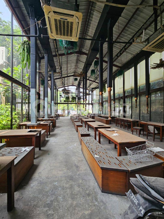 Spacious Commercial Space for Restaurant in Pregolan