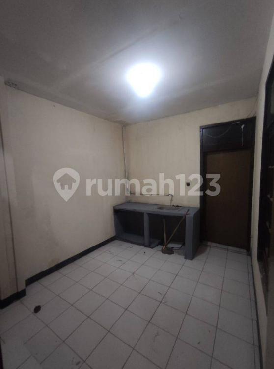 Two-Story House in Strategic Turangga Location