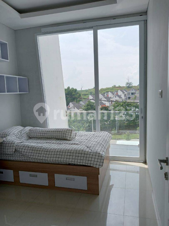 Minimalist 3-Bedroom House with Carport in Padasuka