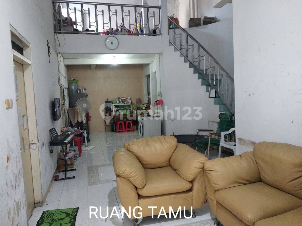Comfortable House Near Juanda Airport, UPN Campus