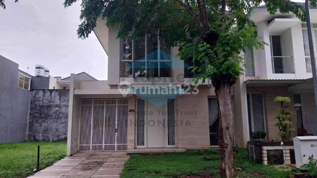 Spacious 3-Bedroom House in Pakuwon Indah