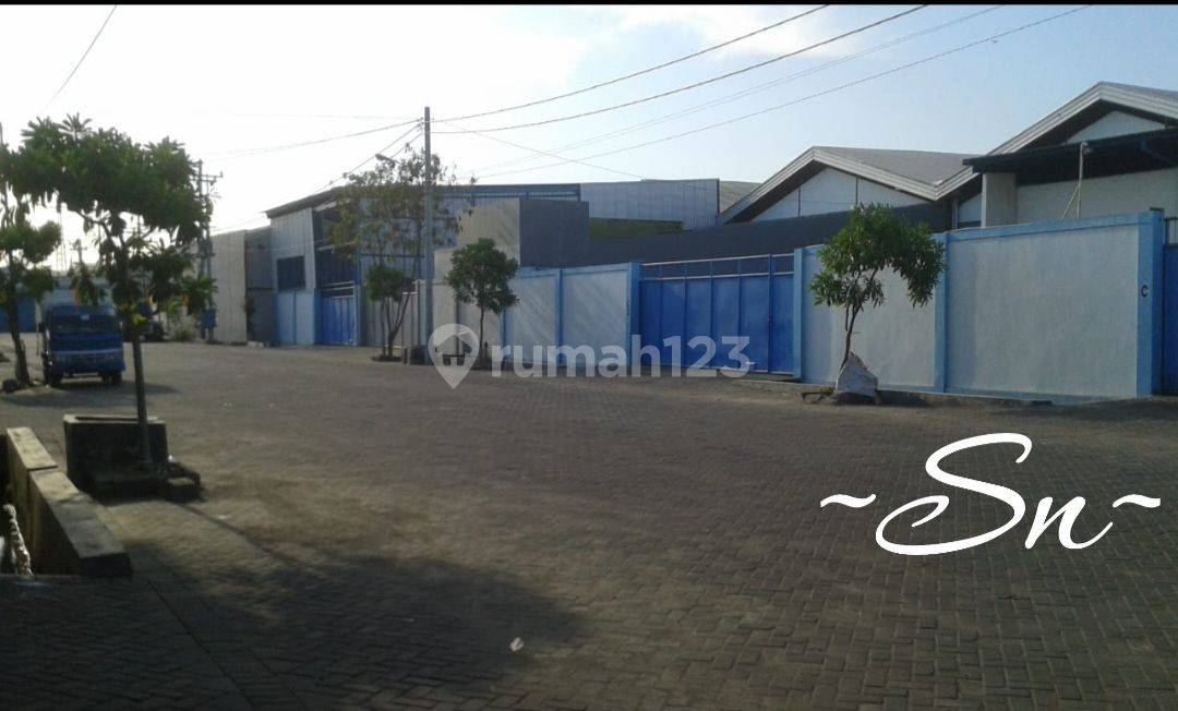 Large Industrial Warehouse with Office Space