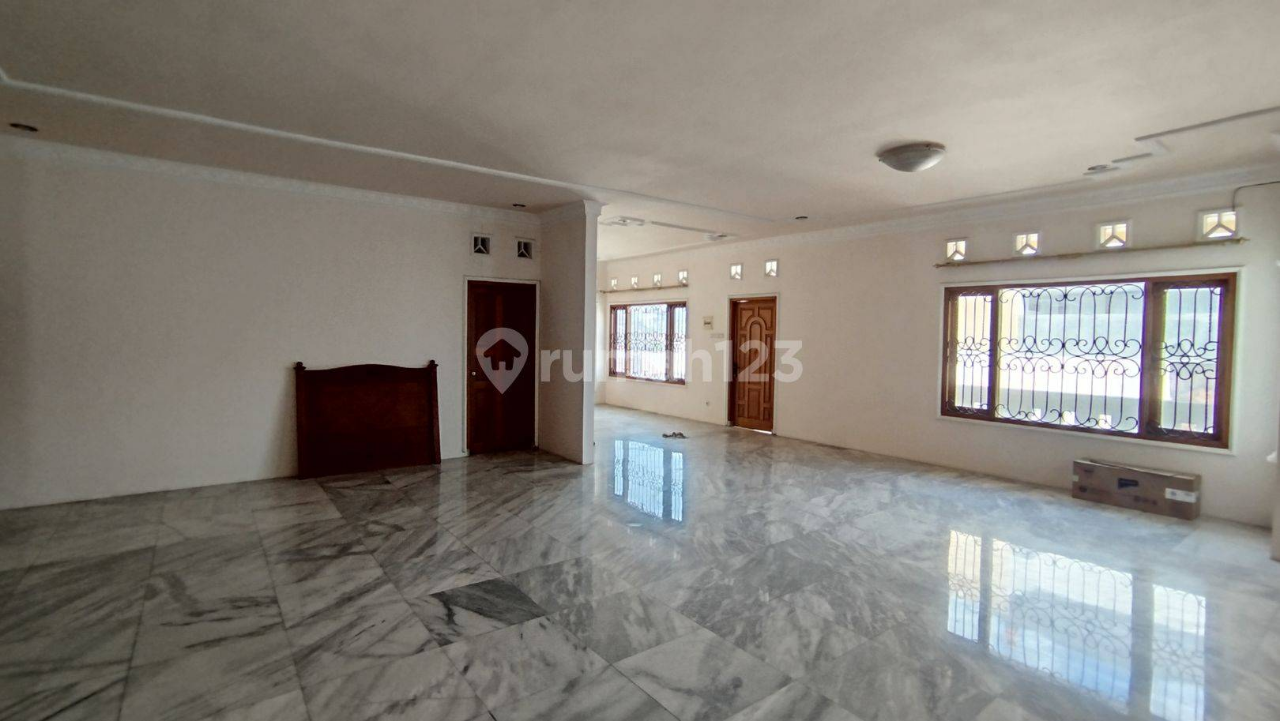 Luxurious 5-Bedroom House with Marble Floors