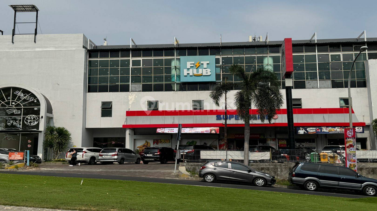 Large Commercial Two-Story House in Citraland Area