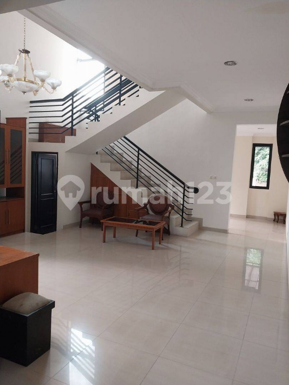 Renovated 4-Bedroom Corner House in Cluster