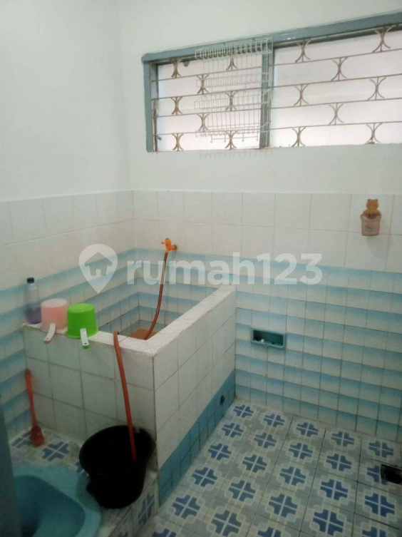 Spacious 3-Bedroom House in Jelambar Area
