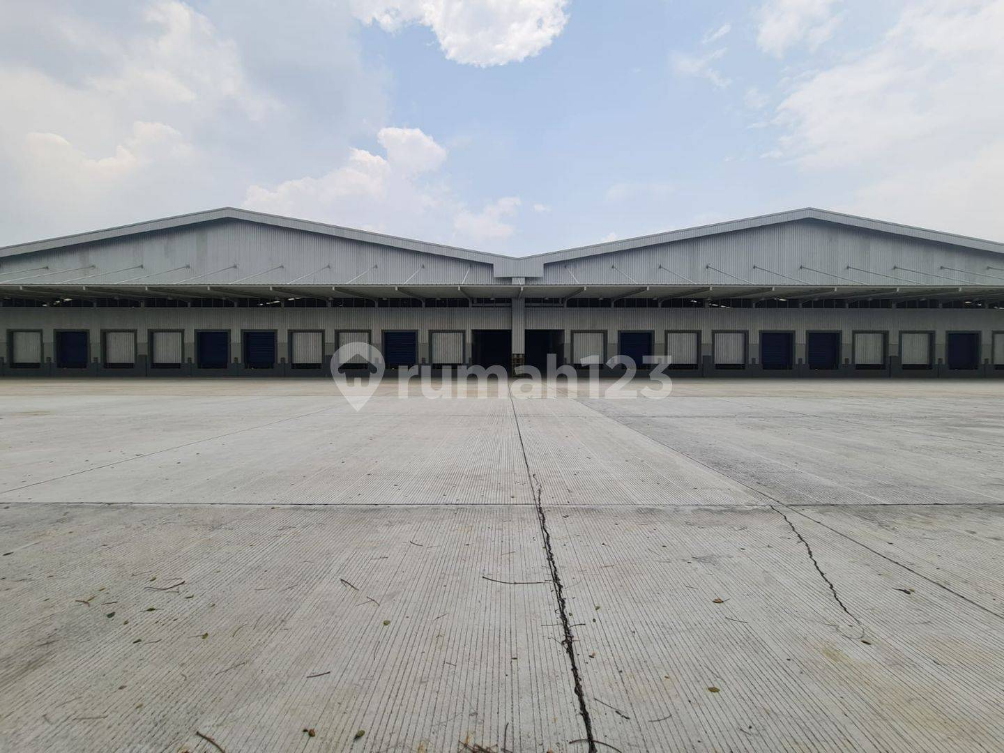 Modern Industrial Warehouse with Loading Dock in Cikarang