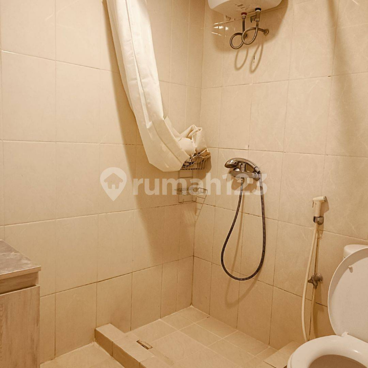 Furnished 3BR Corner Apartment with City Views