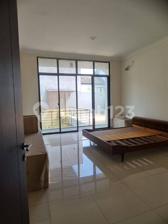 Luxurious 4-Bedroom House with Pool in BSD