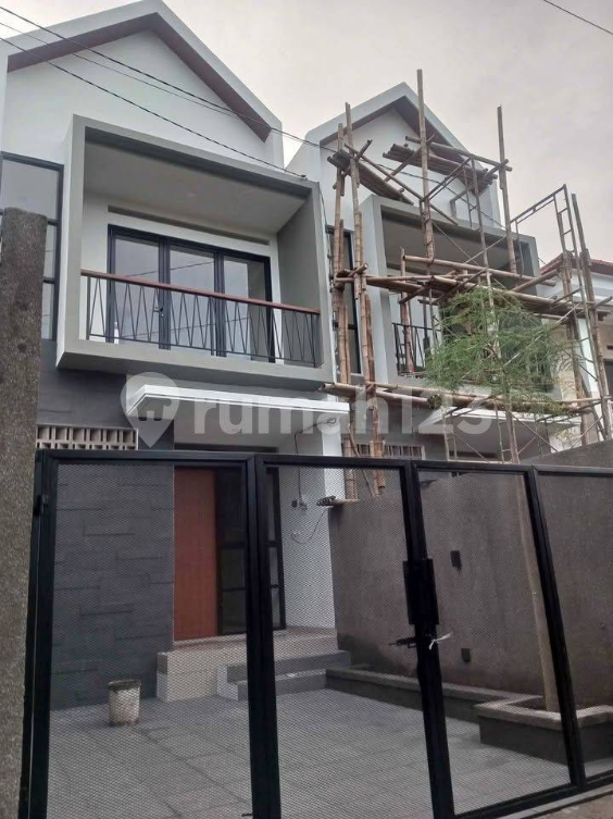 New 3-Bedroom House with Double Garage in Denpasar