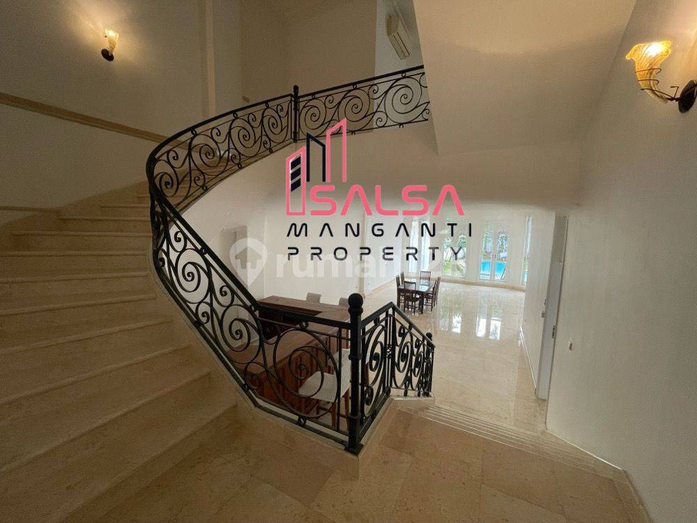 Luxurious 5-Bedroom House with Pool in Kemang