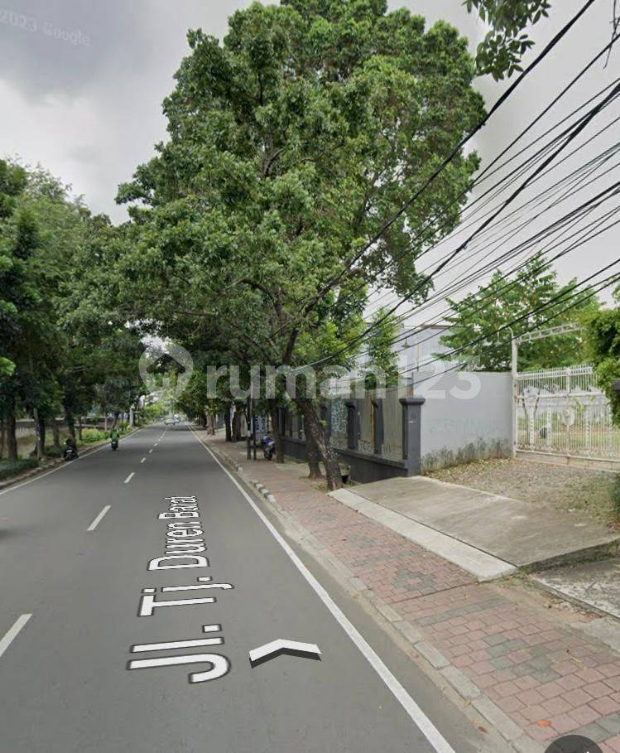 Strategic Commercial Space Near Local Landmarks