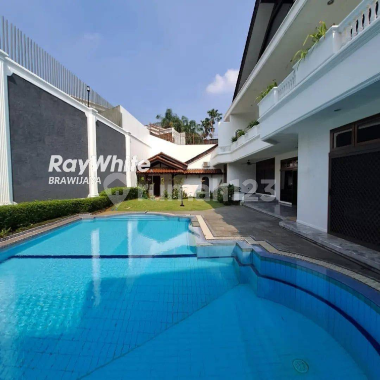 Luxurious Modern Classic Villa with Pool in Pondok Indah