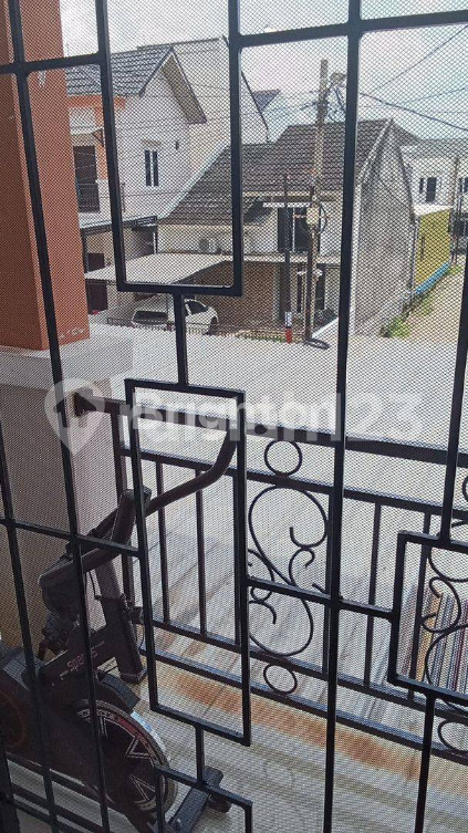 Furnished Two-Story House Near Airport with AC