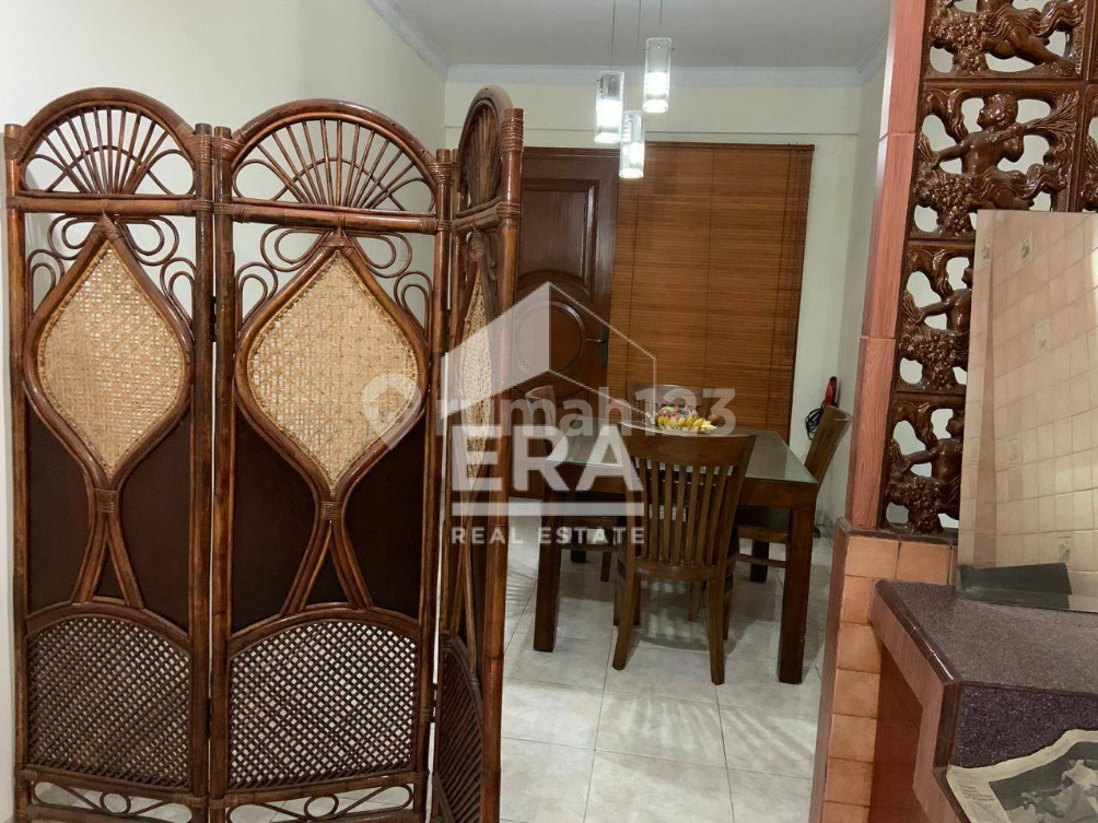 Spacious 3-Bedroom House with Garden in Janur