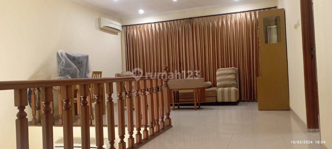 Modern House with Pool in Mega Kuningan