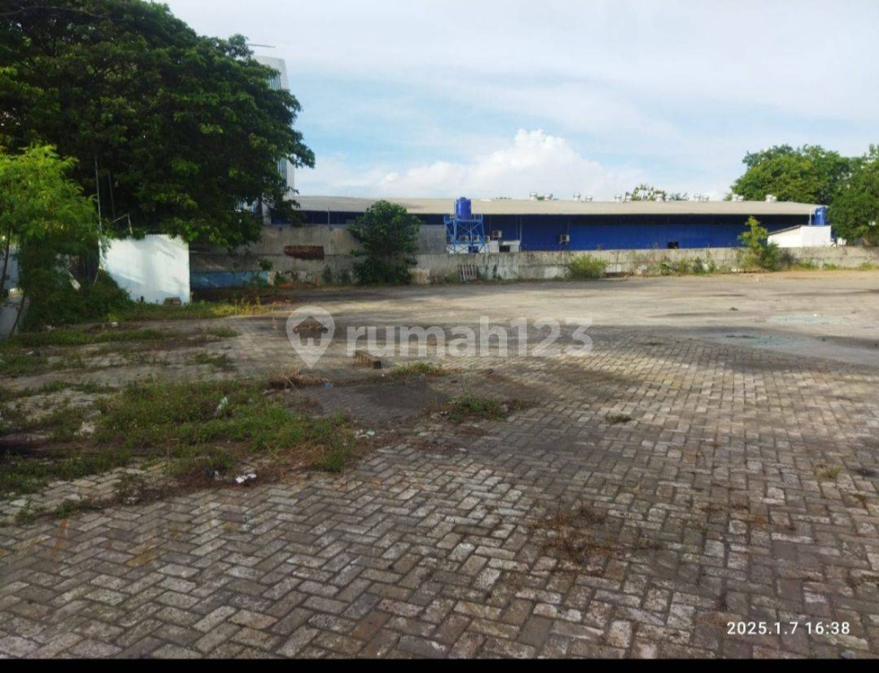 Large 4440m² Commercial Land Plot