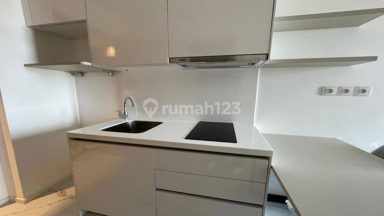 Modern Studio with Pool and Gym Near MRT