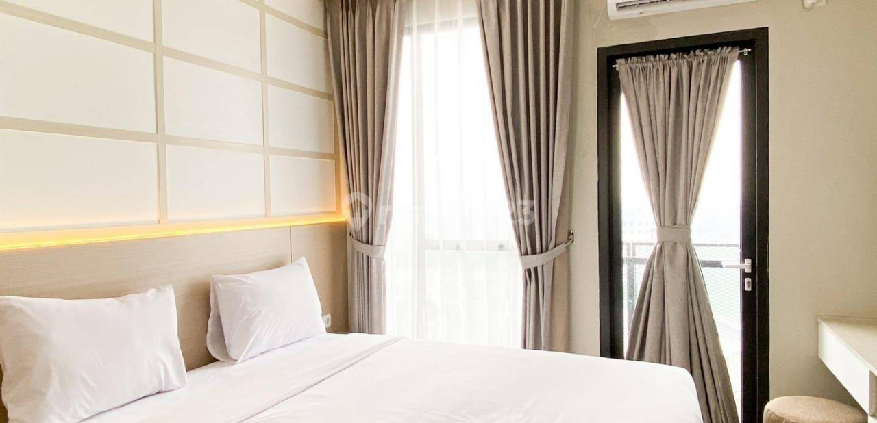 Modern Furnished Studio Apartment with Golf View