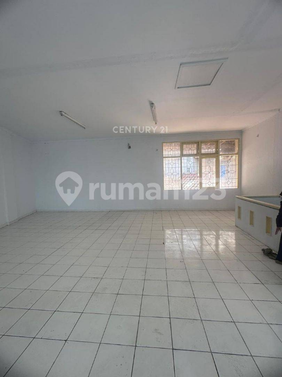 Commercial Shophouse with 150m² Space in Bekasi