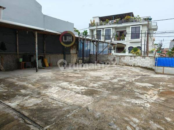 Large Commercial Space with Parking for 20 Cars