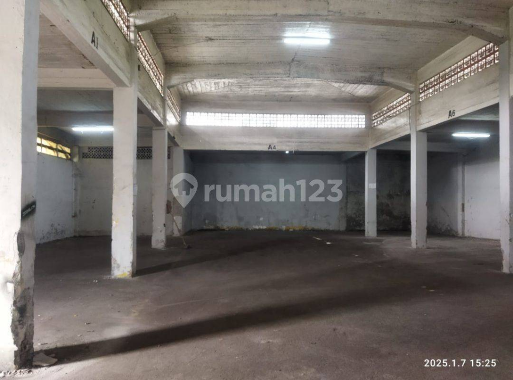 Large Commercial Warehouse Space with Parking Area