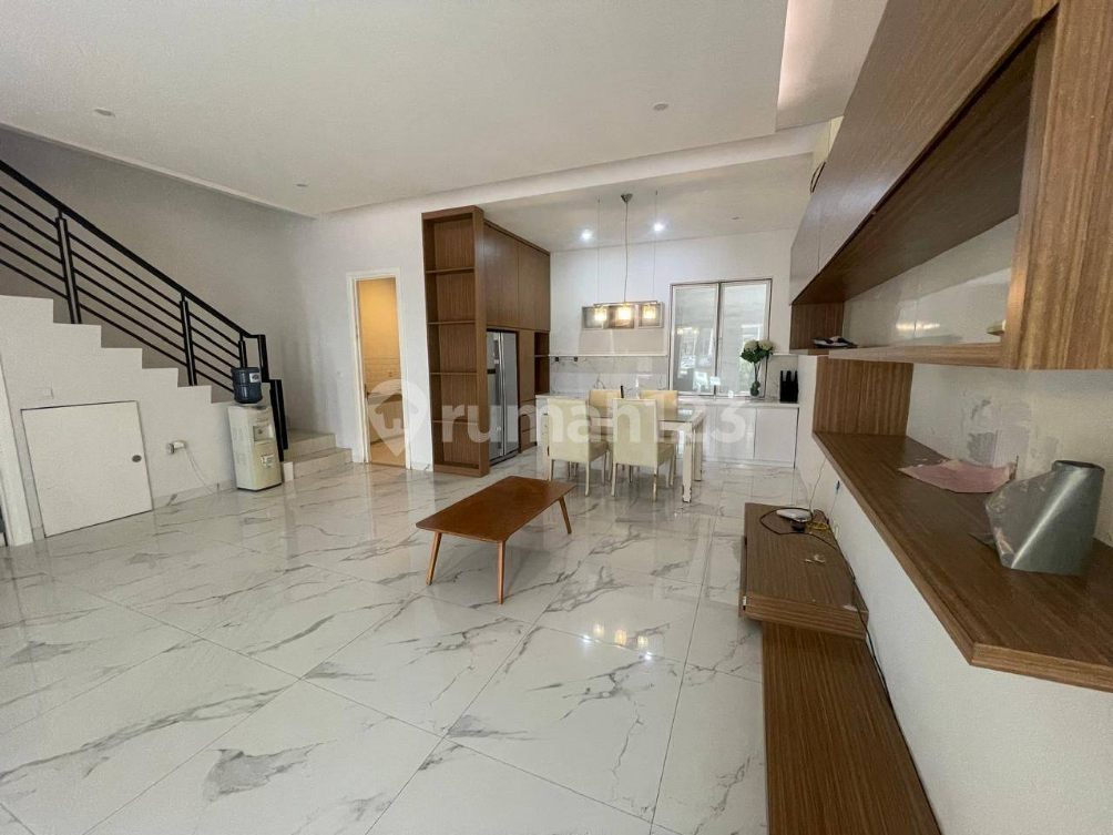 Modern 2.5-Floor House in Sumarecon Complex