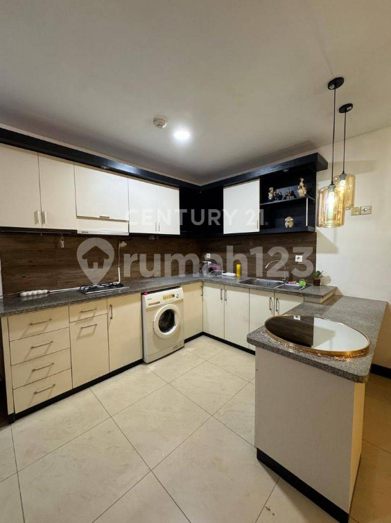 Modern Furnished 1-Bedroom Apartment with Kitchen