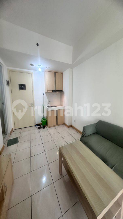 2-Bedroom MTown Apartment with Pool View