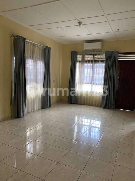 Spacious 5-Bedroom House Near RSHS Bandung