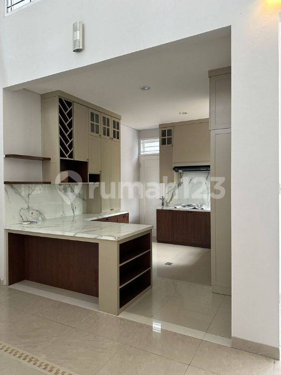 Modern 2-Story House with Pool in Cipete