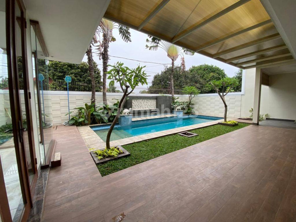 Modern Tropical House with Pool and Garden