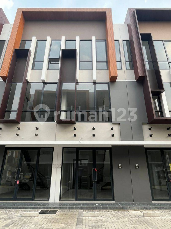 Modern 3-Story Commercial Shophouse Near Atmajaya Campus
