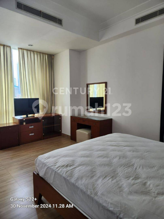 Luxurious 3+1 Bedroom Apartment at The Peak Sudirman