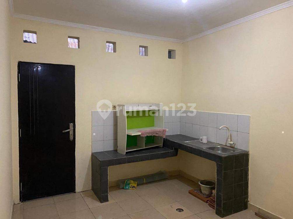 3-Bedroom House in Strategic Cempaka Putih Location