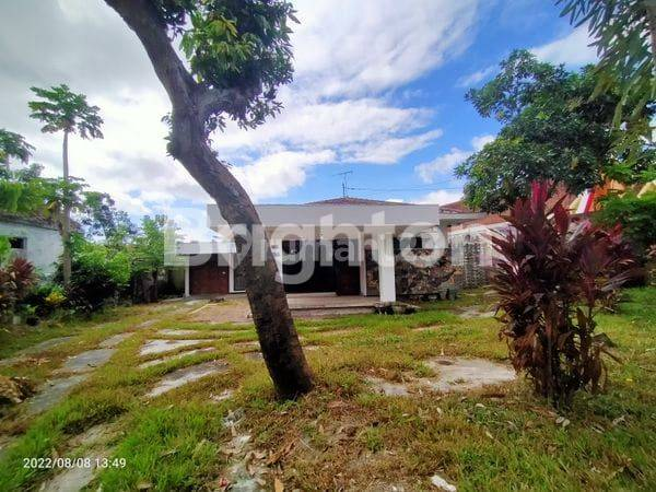 Spacious House with Garden in Blitar City