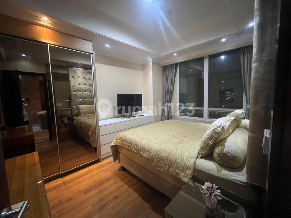 Modern 1 Bedroom Apartment with City View