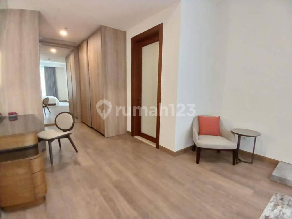 Luxurious 148sqm Apartment with Private Lift