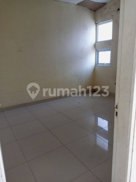 Spacious 3-Bedroom House with Carport