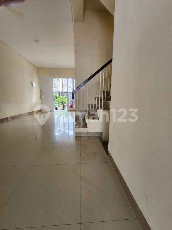 Modern 4+1 Bedroom House for Rent