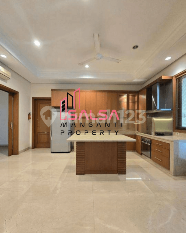 Luxurious 5-Bedroom House with Pool in Kemang