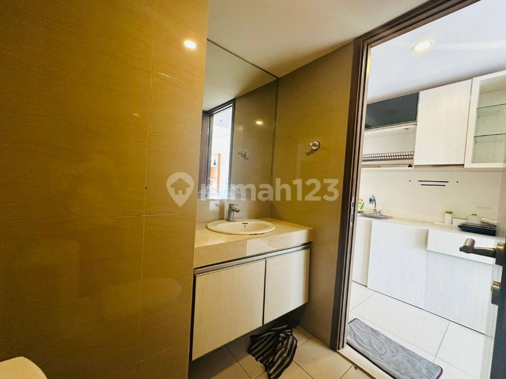 Furnished Studio Apartment with City View Balcony