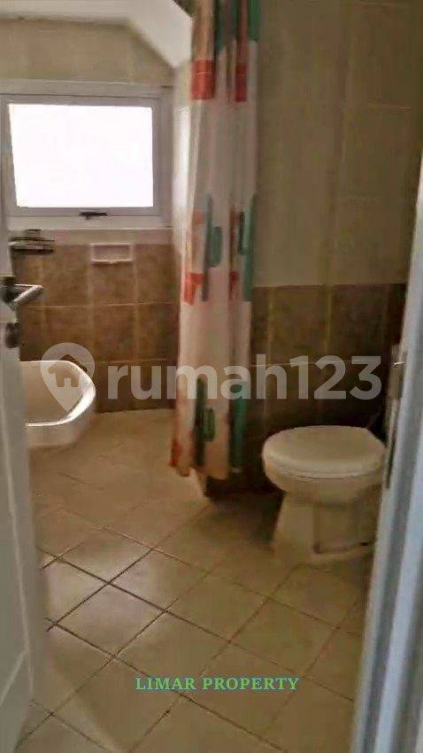 Modern Residence Near Mall With Full Facilities