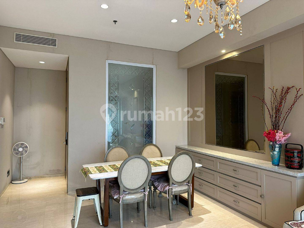 Luxurious Modern Apartment with Designer Interior